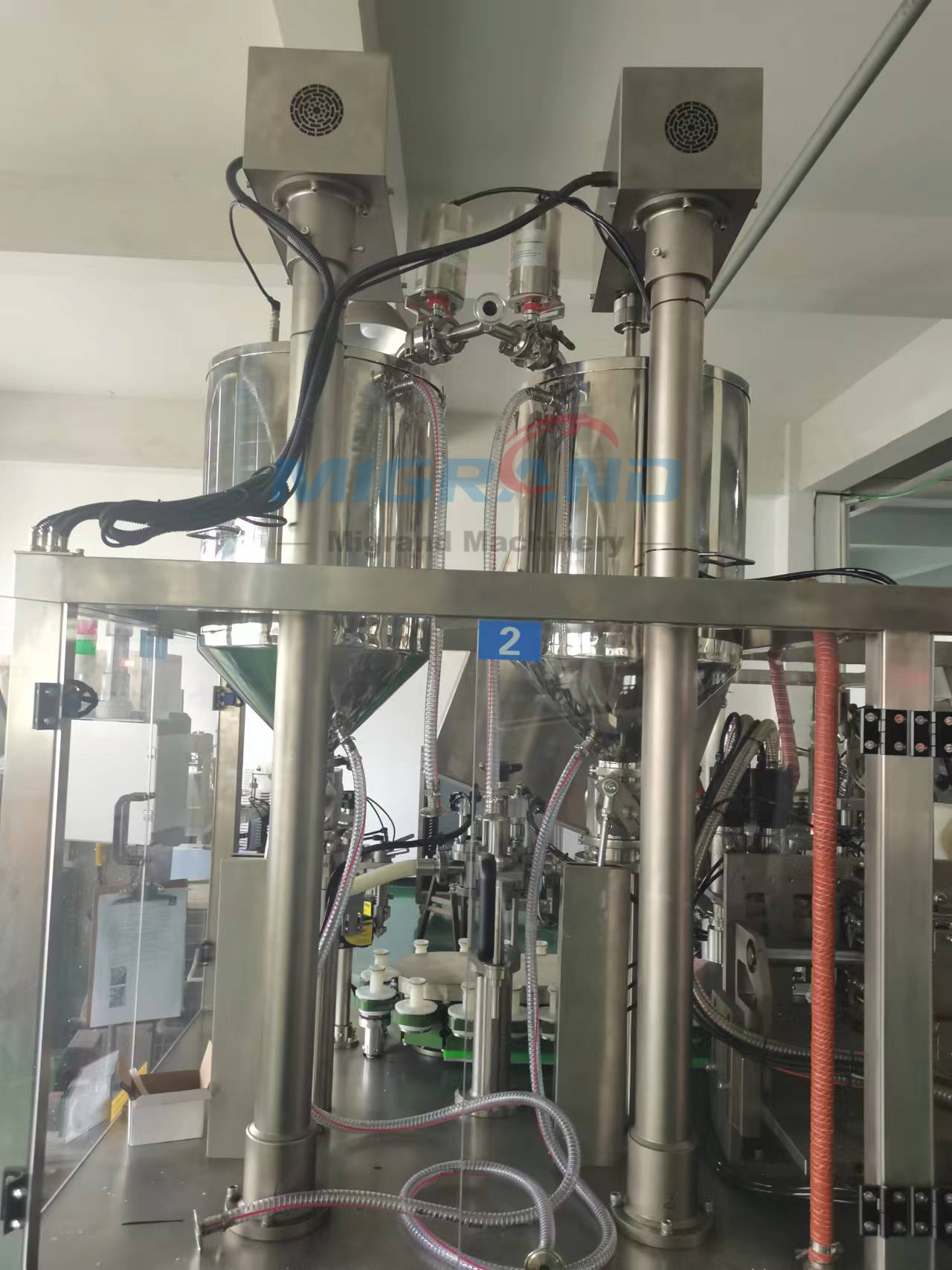 GD-150A Hopper with heating and mixing-1 Funil GD-150A com aquecimento e mistura-1