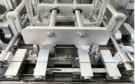 Aux&iacute;lio para abertura de bolsas开袋辅助装置