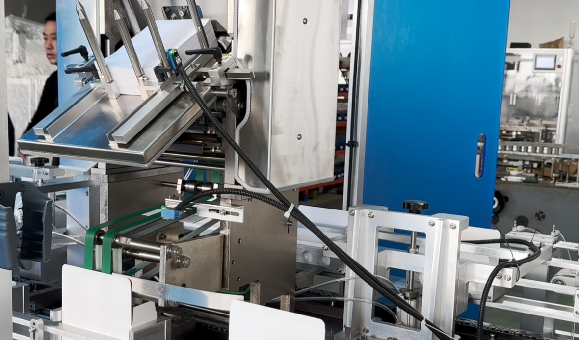 Mecanismo de dobramento e transporte de instru&ccedil;&otilde;es